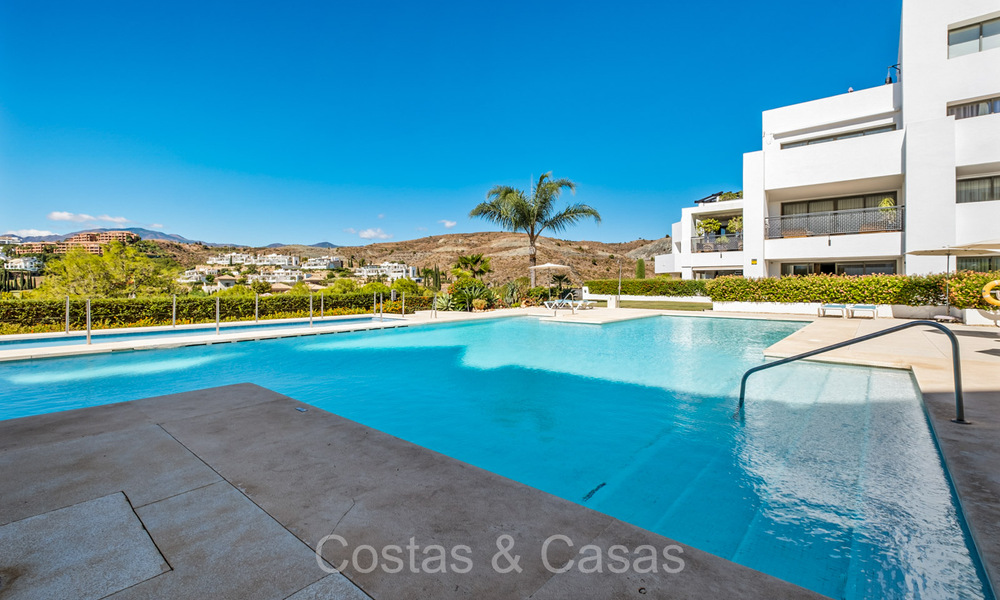 Modern frontline golf penthouse with stunning golf and sea views for sale in a 5* golf resort in Marbella - Benahavis 73687