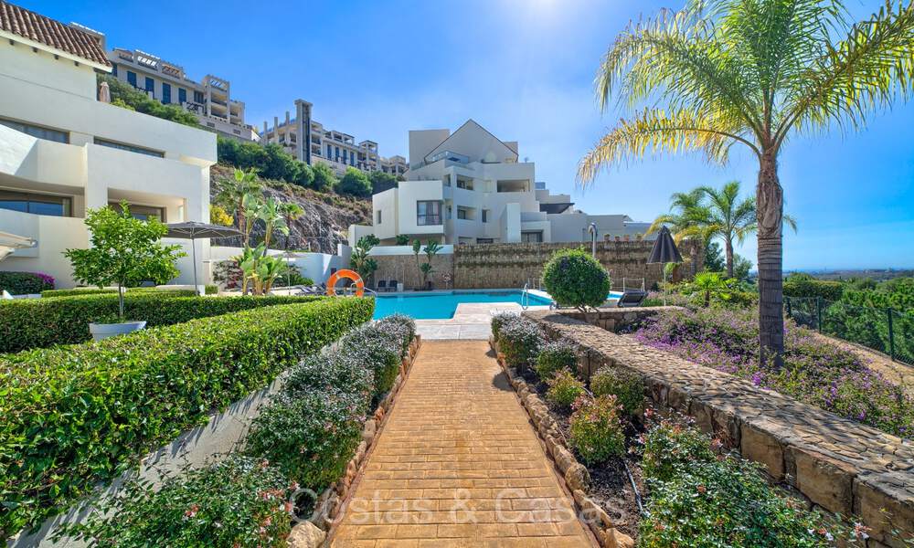 Modern frontline golf penthouse with stunning golf and sea views for sale in a 5* golf resort in Marbella - Benahavis 73689