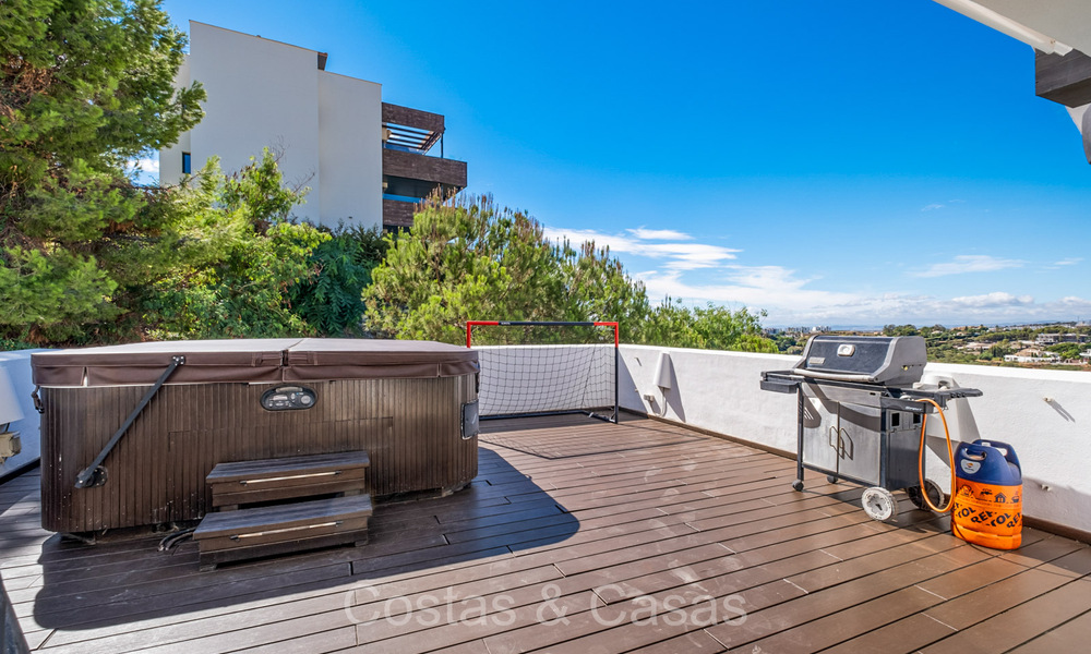 Modern frontline golf penthouse with stunning golf and sea views for sale in a 5* golf resort in Marbella - Benahavis 73697