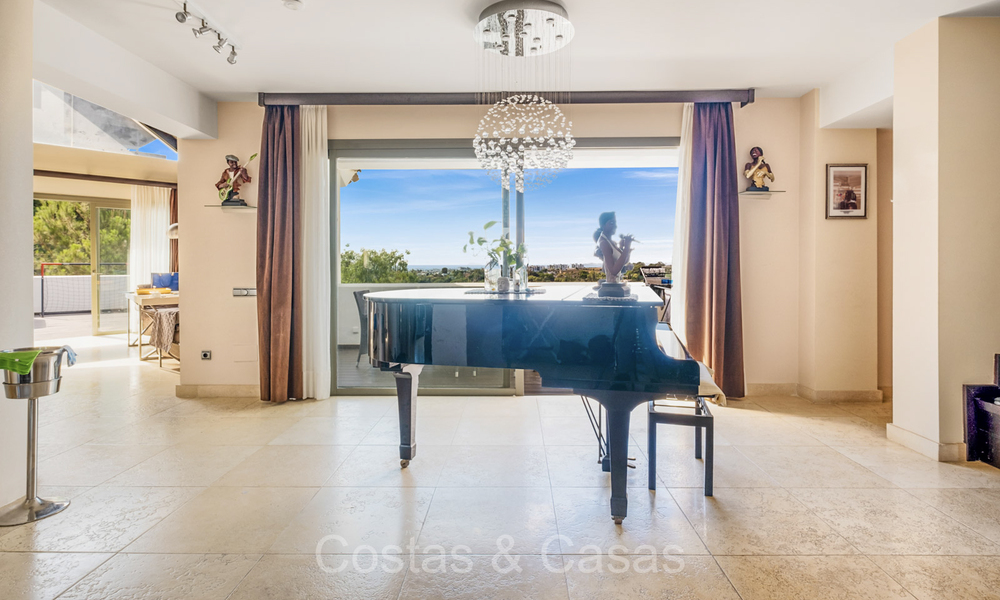 Modern frontline golf penthouse with stunning golf and sea views for sale in a 5* golf resort in Marbella - Benahavis 73961