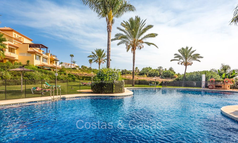 3 bedroom apartment for sale within walking distance to Puerto Banus and the beach in a gated community in Nueva Andalucia, Marbella 73700