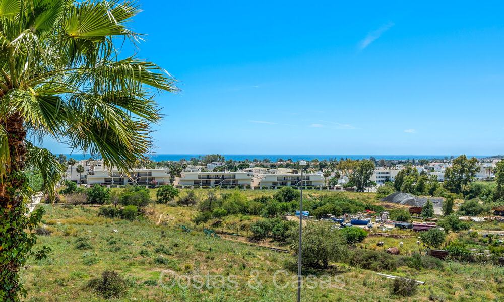 3 bedroom apartment for sale within walking distance to Puerto Banus and the beach in a gated community in Nueva Andalucia, Marbella 73710