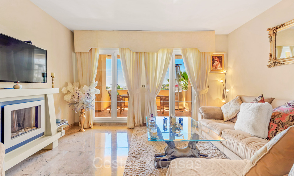 3 bedroom apartment for sale within walking distance to Puerto Banus and the beach in a gated community in Nueva Andalucia, Marbella 73719