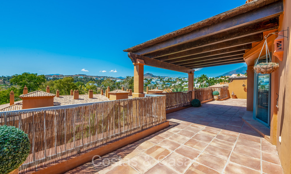 Stunning corner penthouse with magnificent views for sale in a gated complex in Benahavis - Marbella 73736