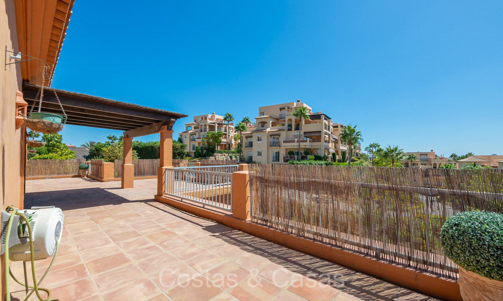 Stunning corner penthouse with magnificent views for sale in a gated complex in Benahavis - Marbella 73738