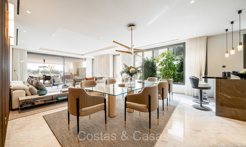 Move-in ready, prestigious duplex apartment for sale in a chic resort-style residential complex on Marbella’s Golden Mile 73867