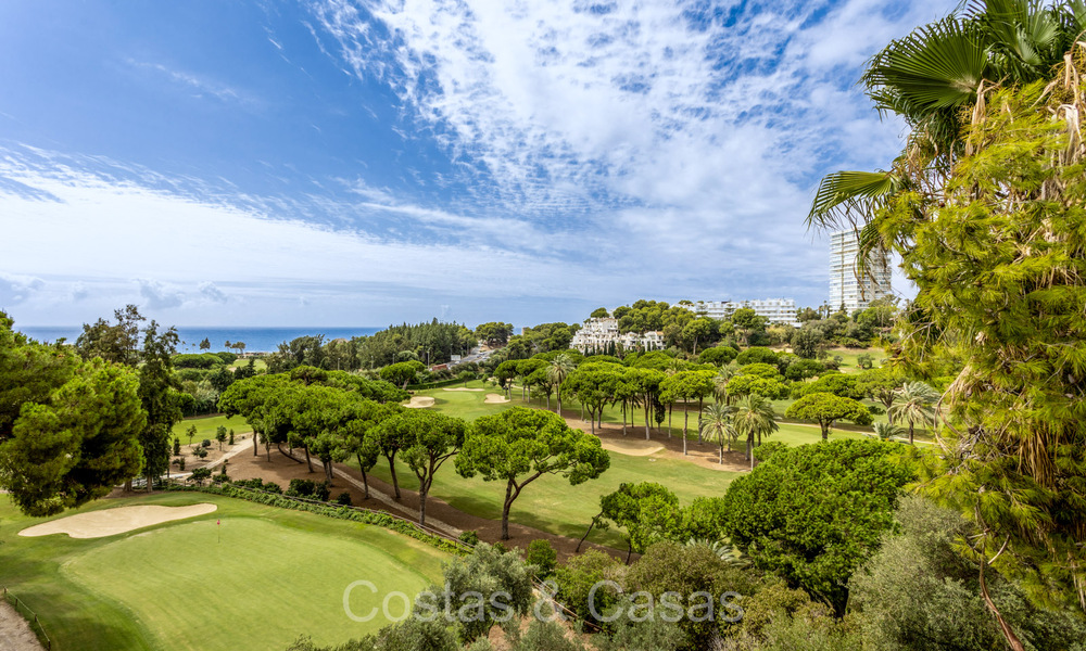 Spacious apartment with spectacular golf and sea views, walking distance to the beach in East Marbella 74090