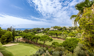 Spacious apartment with spectacular golf and sea views, walking distance to the beach in East Marbella 74090 