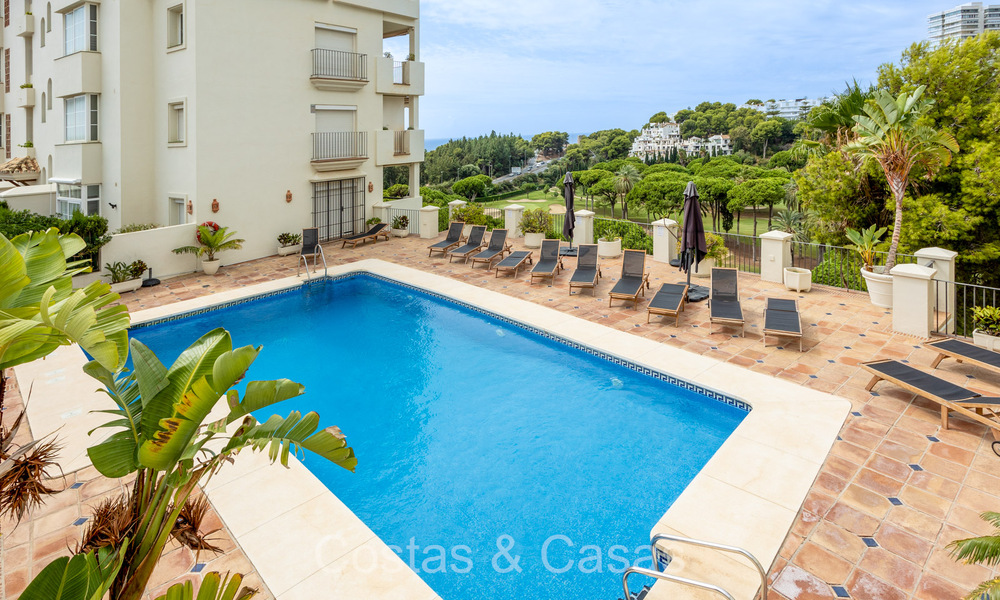 Spacious apartment with spectacular golf and sea views, walking distance to the beach in East Marbella 74108