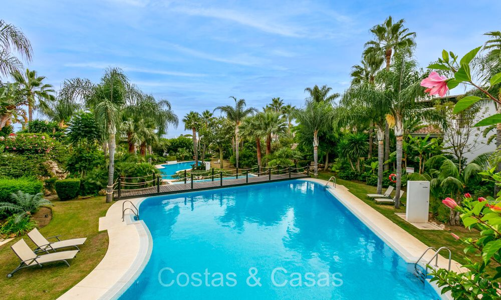 First class Mediterranean villa for sale in an exclusive complex on Marbella’s Golden Mile 74137