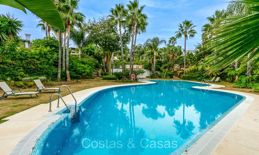 First class Mediterranean villa for sale in an exclusive complex on Marbella’s Golden Mile 74138