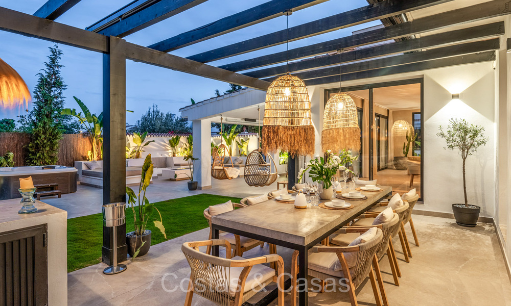 Prestigious Mediterranean luxury villa for sale in a sought-after beachside urbanisation in San Pedro, Marbella 74267