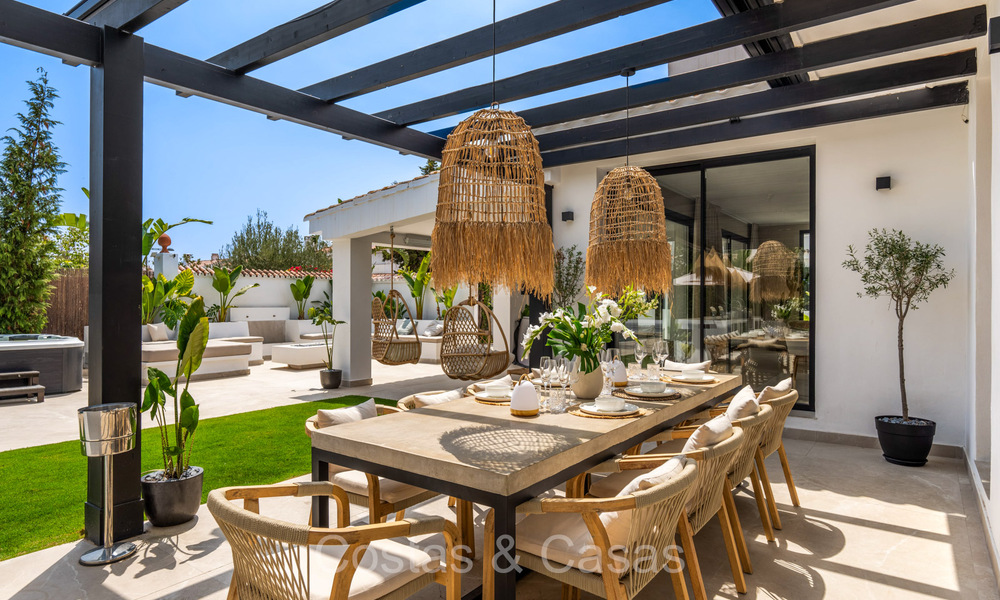 Prestigious Mediterranean luxury villa for sale in a sought-after beachside urbanisation in San Pedro, Marbella 74297