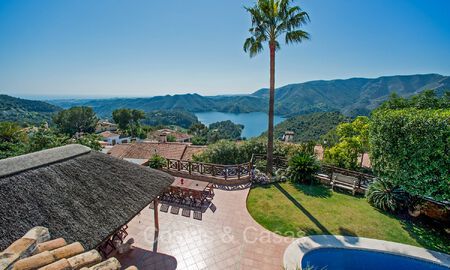 Traditional family villa with impressive views for sale in an elevated position in Istan, Marbella 74302