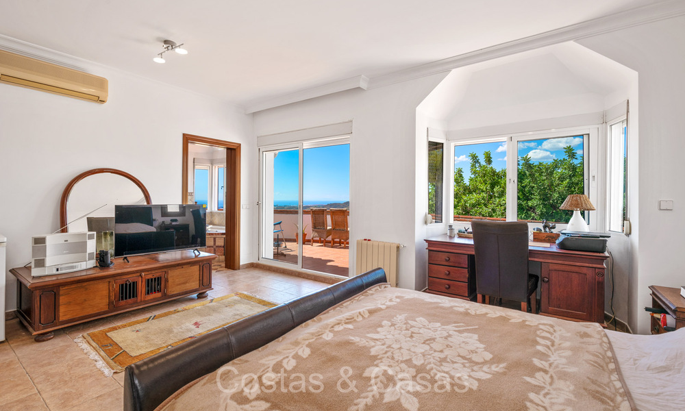 Traditional family villa with impressive views for sale in an elevated position in Istan, Marbella 74311