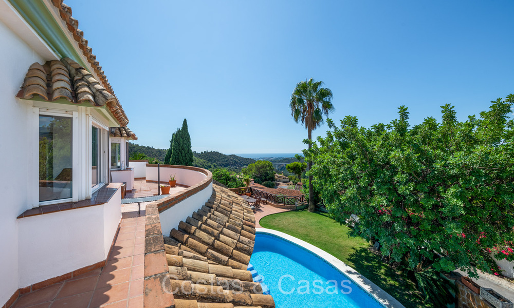 Traditional family villa with impressive views for sale in an elevated position in Istan, Marbella 74313