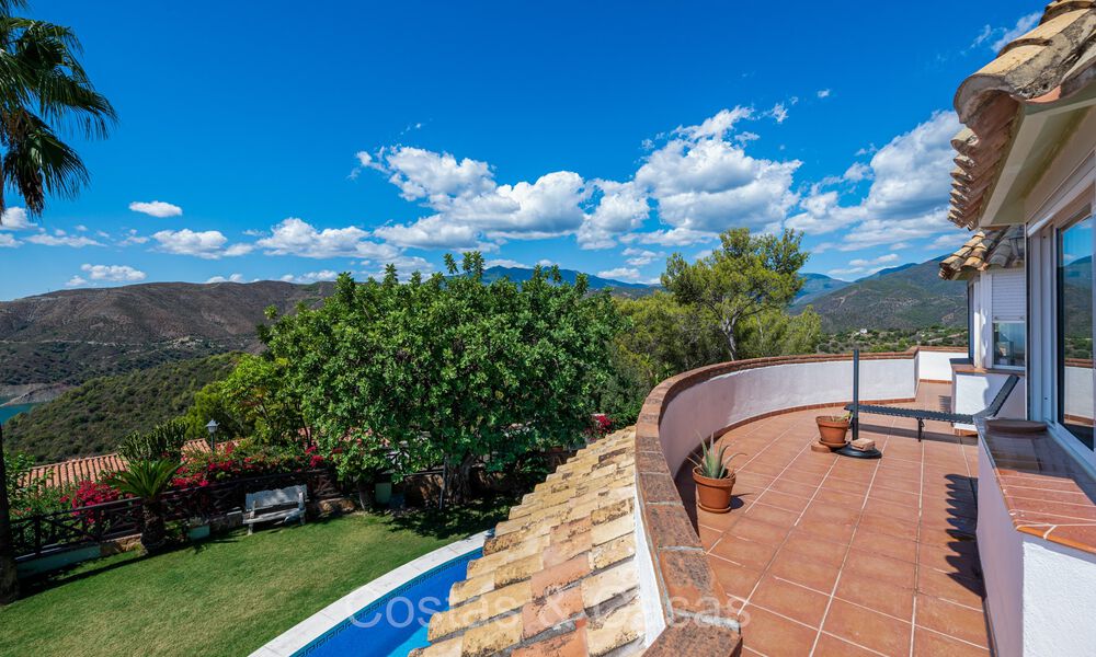 Traditional family villa with impressive views for sale in an elevated position in Istan, Marbella 74314