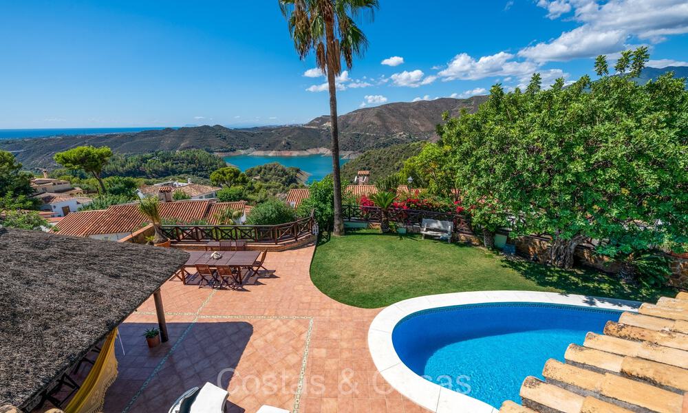 Traditional family villa with impressive views for sale in an elevated position in Istan, Marbella 74315