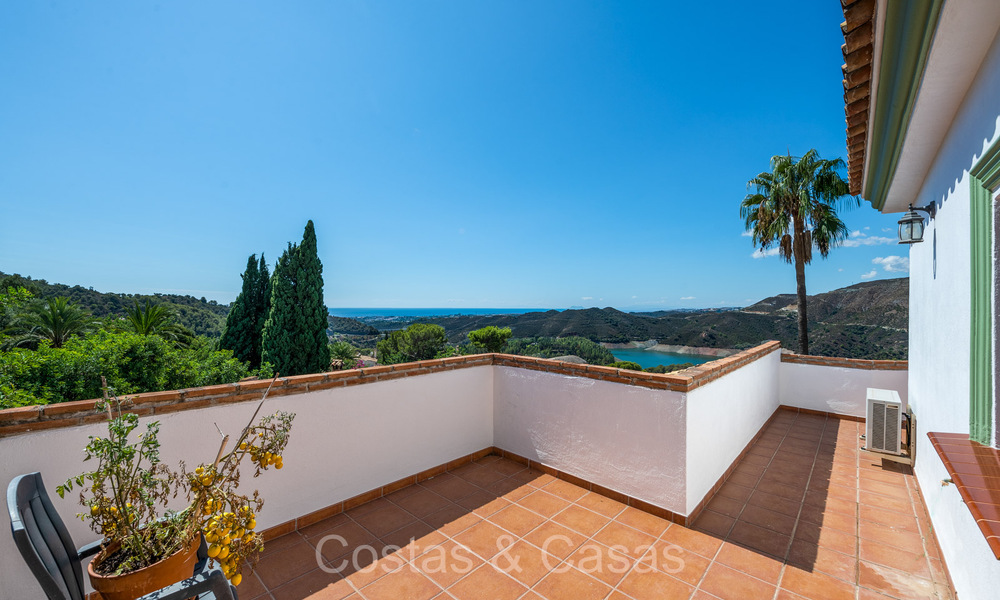 Traditional family villa with impressive views for sale in an elevated position in Istan, Marbella 74316