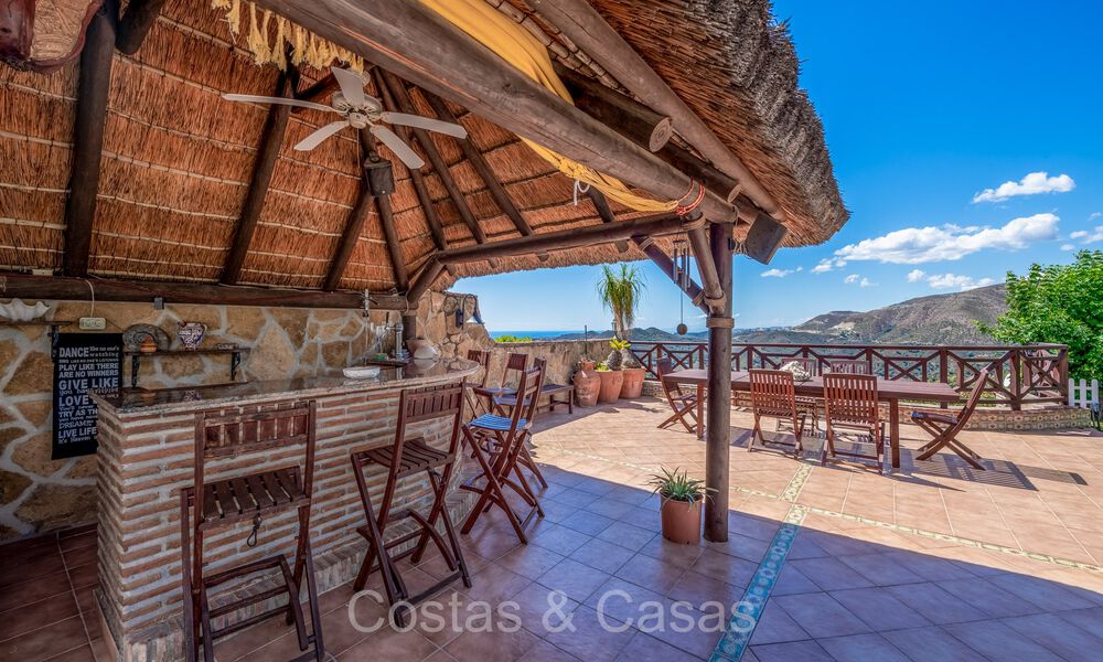 Traditional family villa with impressive views for sale in an elevated position in Istan, Marbella 74320