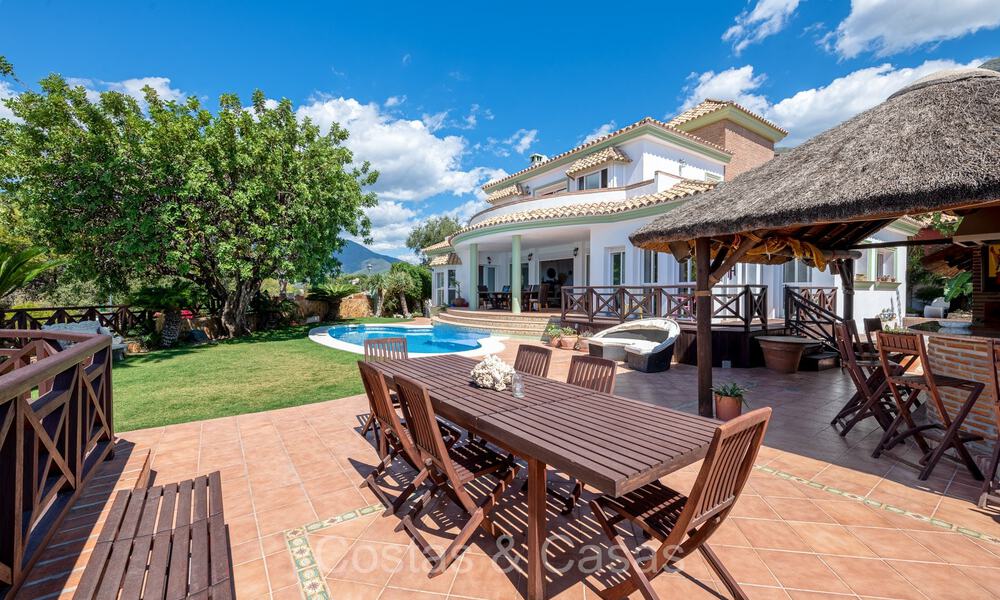 Traditional family villa with impressive views for sale in an elevated position in Istan, Marbella 74322