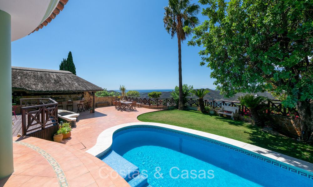 Traditional family villa with impressive views for sale in an elevated position in Istan, Marbella 74323