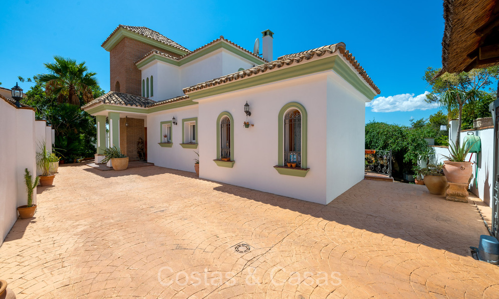 Traditional family villa with impressive views for sale in an elevated position in Istan, Marbella 74324