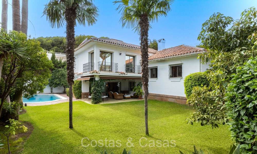 Charming Mediterranean villa for sale just a stone's throw from the beach in Los Monteros, east of Marbella centre 74333