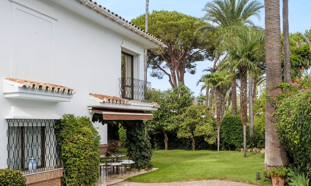 Charming Mediterranean villa for sale just a stone's throw from the beach in Los Monteros, east of Marbella centre 74339