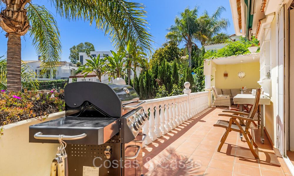 Spanish villa for sale within walking distance to everything in Nueva Andalucia, Marbella 74390