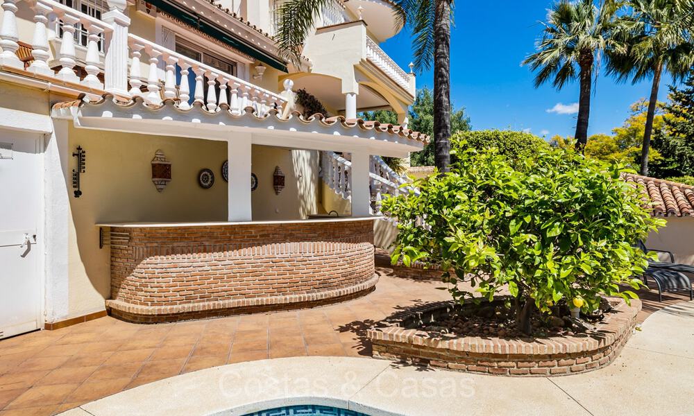 Spanish villa for sale within walking distance to everything in Nueva Andalucia, Marbella 74412