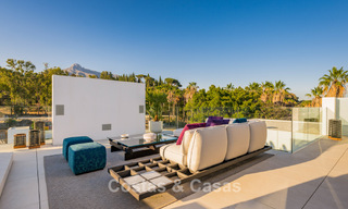 Move-in ready luxury house in an innovative and luxurious complex with sea views, located on Marbella’s Golden Mile 74524 