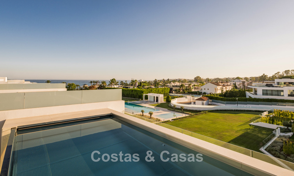 Move-in ready luxury house in an innovative and luxurious complex with sea views, located on Marbella’s Golden Mile 74526