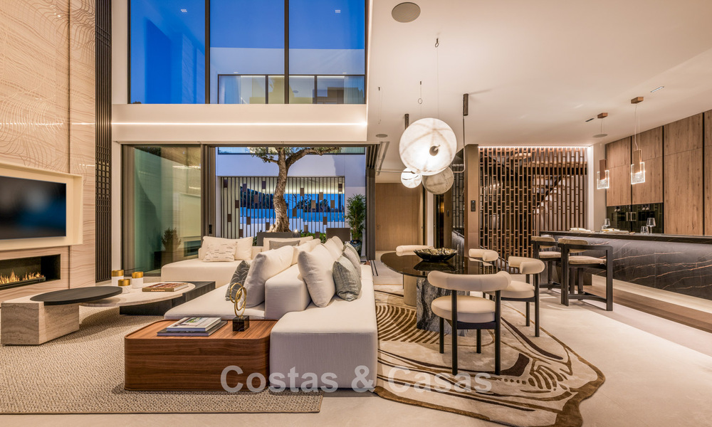 Move-in ready luxury house in an innovative and luxurious complex with sea views, located on Marbella’s Golden Mile 74535