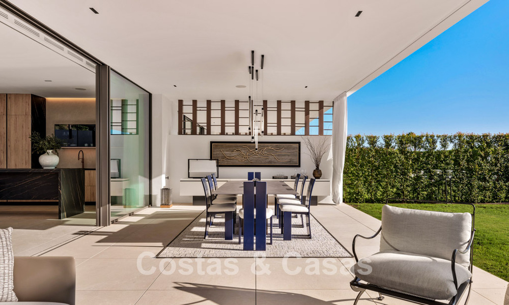 Move-in ready luxury house in an innovative and luxurious complex with sea views, located on Marbella’s Golden Mile 74554