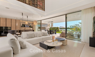 Move-in ready luxury house in an innovative and luxurious complex with sea views, located on Marbella’s Golden Mile 74558 