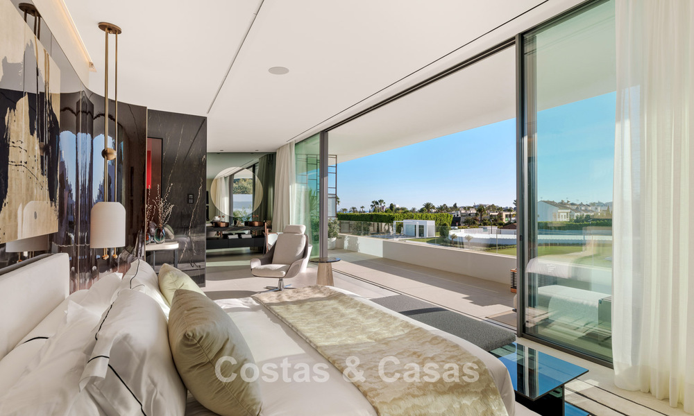 Move-in ready luxury house in an innovative and luxurious complex with sea views, located on Marbella’s Golden Mile 74564