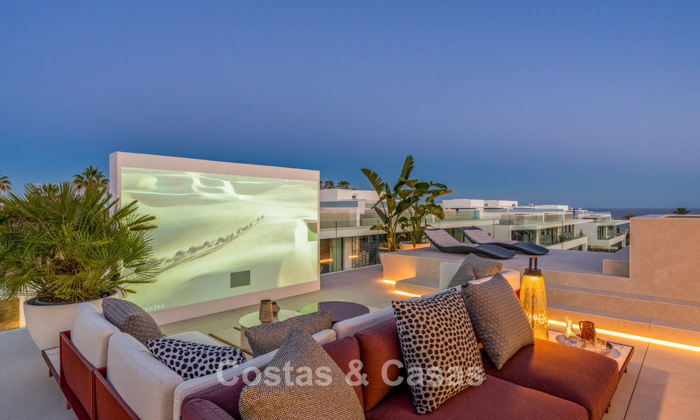 Sophisticated luxury home for sale in a progressive complex with panoramic sea views on Marbella’s Golden Mile 74572