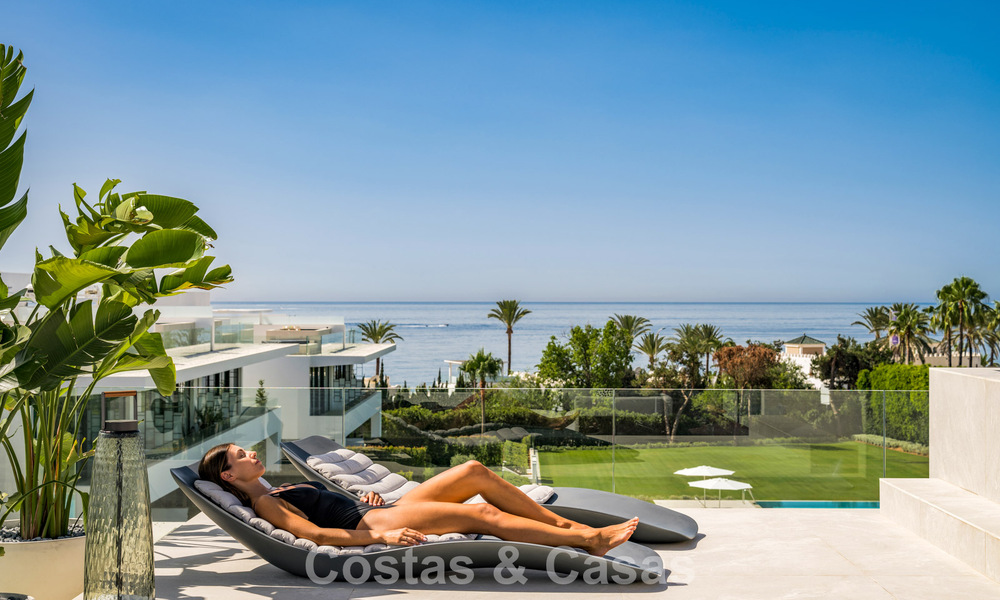 Sophisticated luxury home for sale in a progressive complex with panoramic sea views on Marbella’s Golden Mile 74580