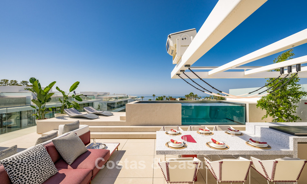 Sophisticated luxury home for sale in a progressive complex with panoramic sea views on Marbella’s Golden Mile 74584