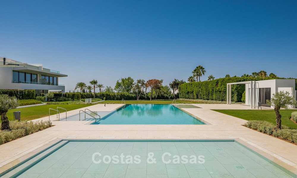 Sophisticated luxury home for sale in a progressive complex with panoramic sea views on Marbella’s Golden Mile 74603