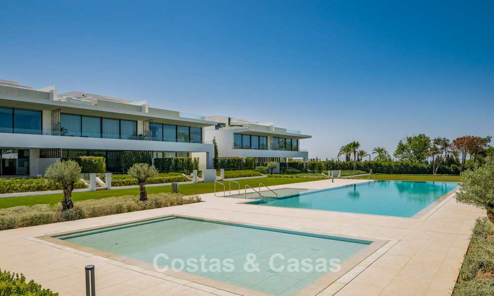 Sophisticated luxury home for sale in a progressive complex with panoramic sea views on Marbella’s Golden Mile 74625