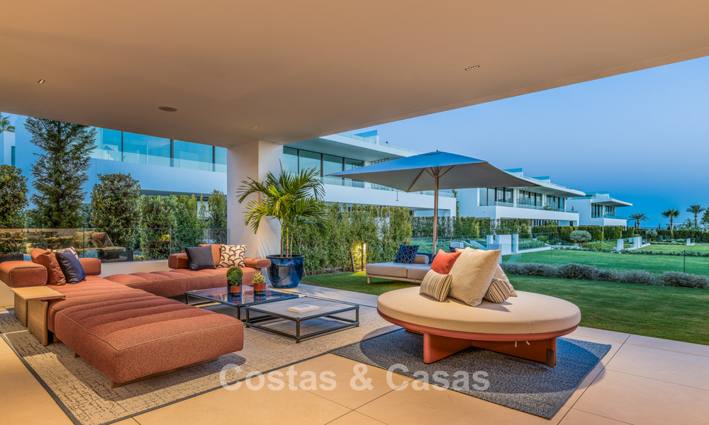 Sophisticated luxury home for sale in a progressive complex with panoramic sea views on Marbella’s Golden Mile 74626