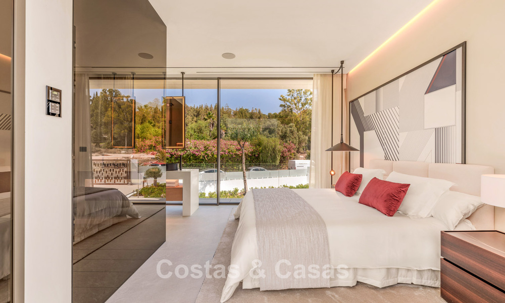 Sophisticated luxury home for sale in a progressive complex with panoramic sea views on Marbella’s Golden Mile 74627