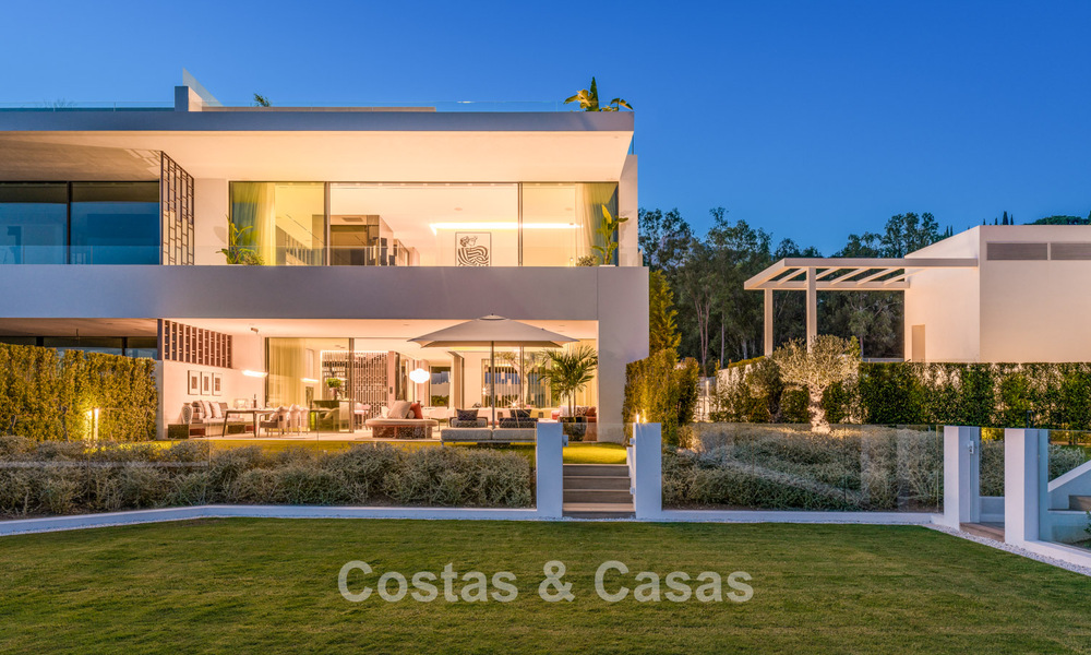 Sophisticated luxury home for sale in a progressive complex with panoramic sea views on Marbella’s Golden Mile 74630