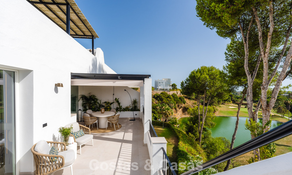 Prestigious renovated penthouse for sale, bordering a leading golf course in La Quinta, Benahavis - Marbella 74464