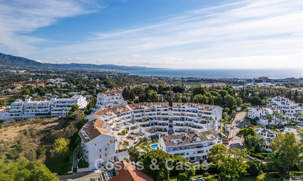 Contemporary renovated apartment within walking distance to all amenities and the beach in Nueva Andalucia, Marbella 74643