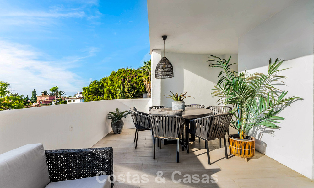 Contemporary renovated apartment within walking distance to all amenities and the beach in Nueva Andalucia, Marbella 74651