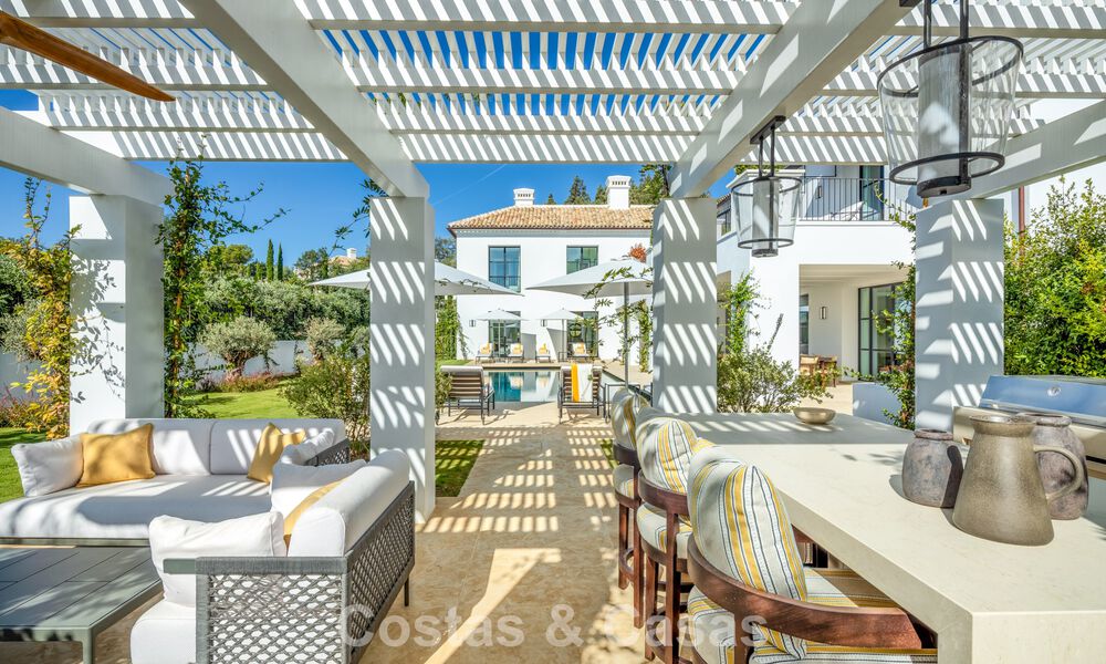 Spacious luxury villa for sale in the exclusive Cascada de Camojan on Marbella's Golden Mile 74712