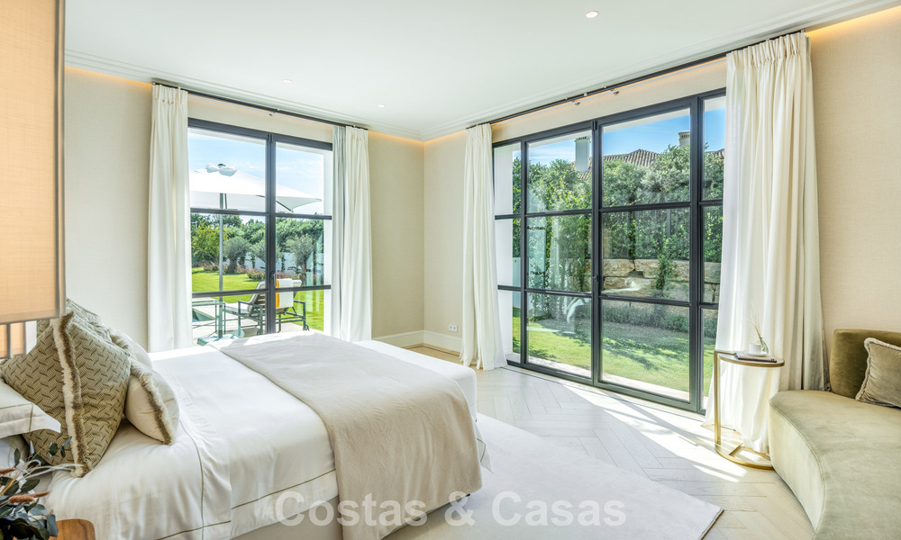 Spacious luxury villa for sale in the exclusive Cascada de Camojan on Marbella's Golden Mile 74717